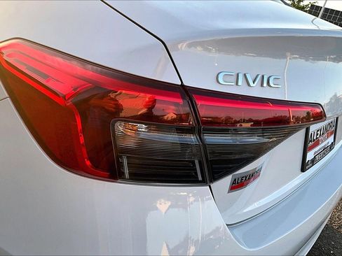 Used 2024 Honda Civic Sport image 27