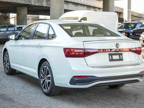 New 2026 Volkswagen Jetta SE image 8