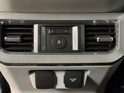 Used 2023 Ford F450 Limited w/ FX4 Off-Road Package image 20