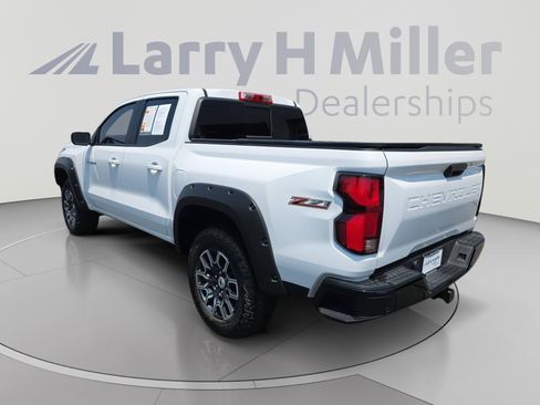 Certified 2024 Chevrolet Colorado Z71 w/ Z71 Convenience Package 2 AWD/4WD image 11