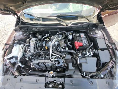 Used 2025 Nissan Altima 2.5 SV image 9