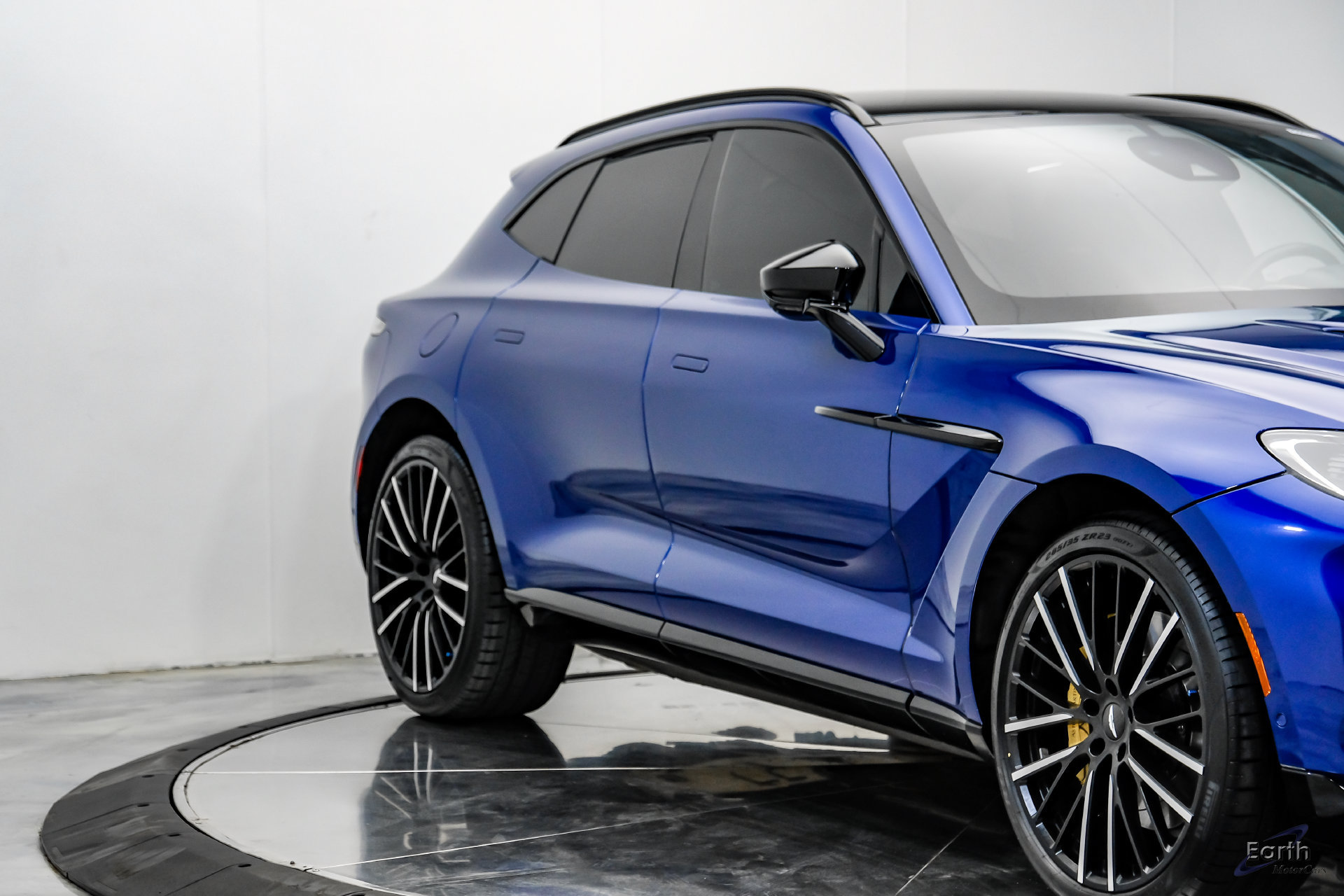 Used 2023 Aston Martin DBX AWD/4WD image 22