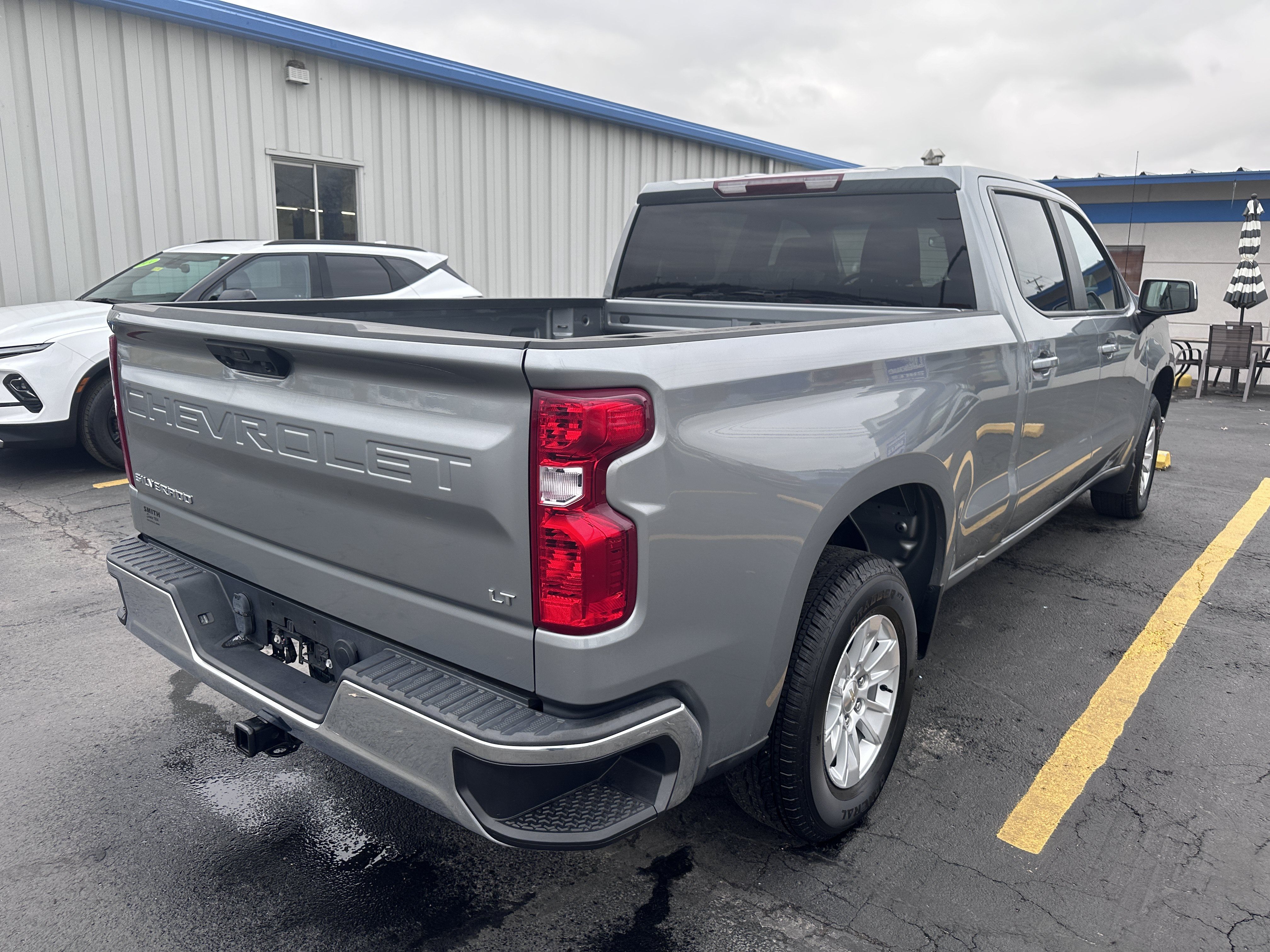 Used 2023 Chevrolet Silverado 1500 LT RWD image 3