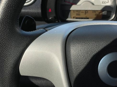 Used 2013 smart fortwo passion RWD image 14
