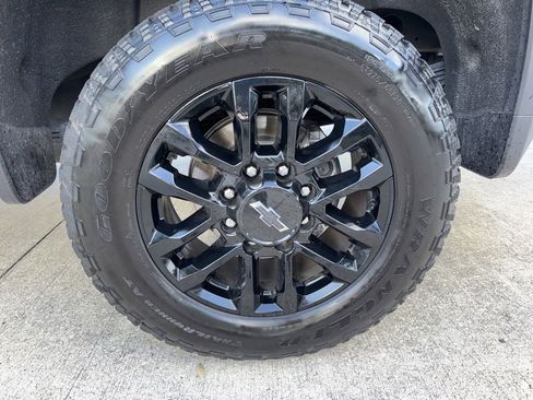 Used 2025 Chevrolet Silverado 2500 LT AWD/4WD image 53