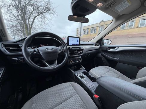 Used 2020 Ford Escape SE image 18