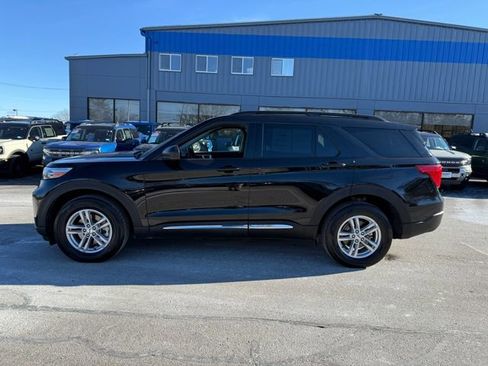 Used 2022 Ford Explorer XLT w/ Equipment Group 202A image 2