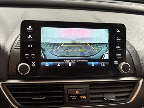Used 2020 Honda Accord Touring image 19