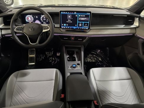 New 2026 Volkswagen Tiguan SE R-Line FWD image 26