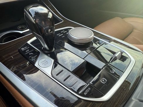 Used 2019 BMW X7 xDrive50i w/ Premium Package image 32