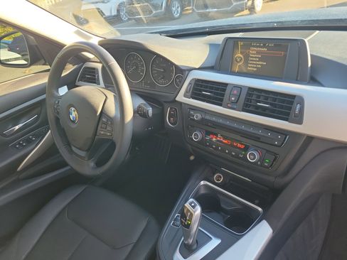 Used 2014 BMW 320i Sedan image 8