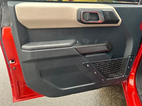 Used 2024 Ford Bronco Wildtrak image 16