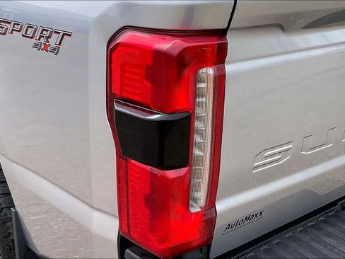 Used 2023 Ford F250 Lariat w/ Sport Appearance Package AWD/4WD image 29