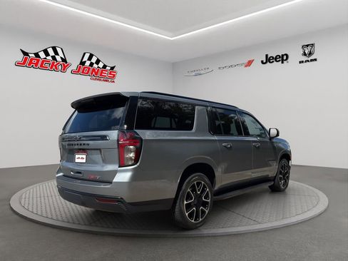Used 2023 Chevrolet Suburban RST w/ Luxury Package AWD/4WD image 11