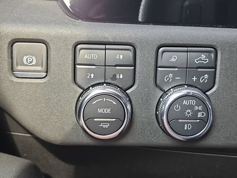 Certified 2025 GMC Sierra 1500 Elevation w/ Elevation Premium Package AWD/4WD image 29