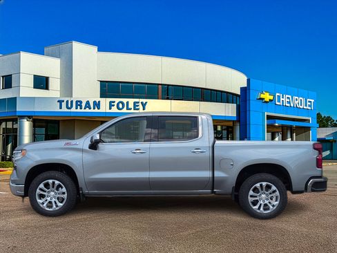 New 2026 Chevrolet Silverado 1500 LTZ w/ LTZ Premium Package AWD/4WD image 2