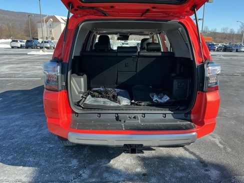 Used 2024 Toyota 4Runner TRD Off-Road Premium image 32