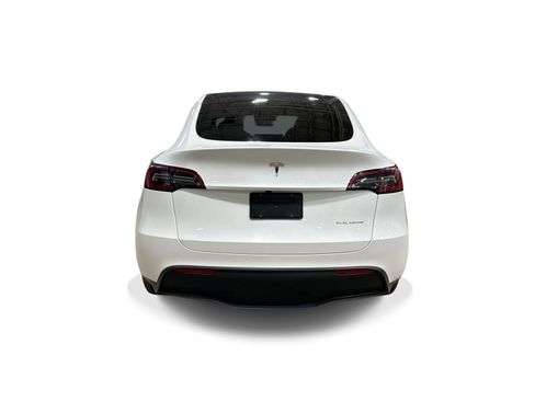Certified 2023 Tesla Model Y Long Range AWD/4WD image 5
