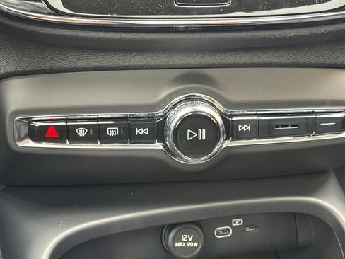 New 2026 Volvo XC40 B4 Plus w/ Climate Package image 23