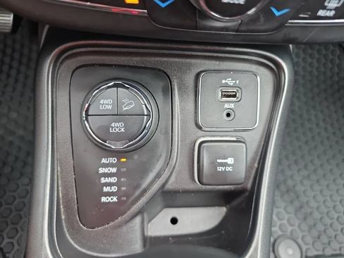 Used 2019 Jeep Compass Trailhawk AWD/4WD image 31