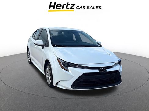 Used 2025 Toyota Corolla LE image 1