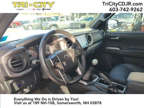 Used 2021 Toyota Tacoma TRD Sport w/ TRD Premium Sport Package image 17