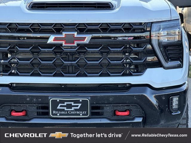 Used 2026 Chevrolet Silverado 2500 ZR2 AWD/4WD image 9