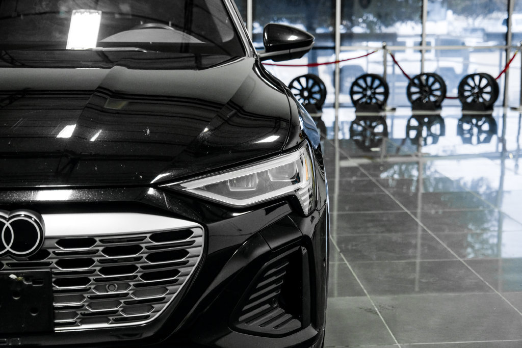 Used 2024 Audi Q8 e-tron Premium Plus w/ Premium Plus Package AWD/4WD image 62