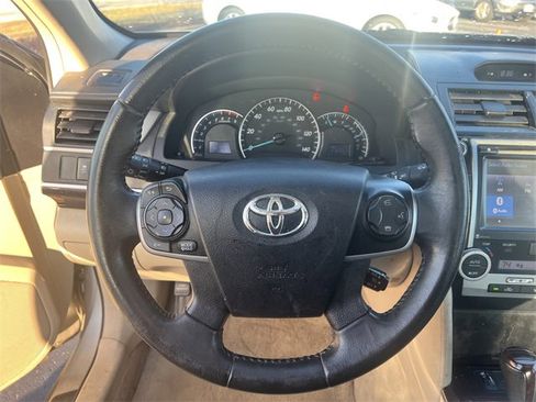 Used 2014 Toyota Camry XLE image 14