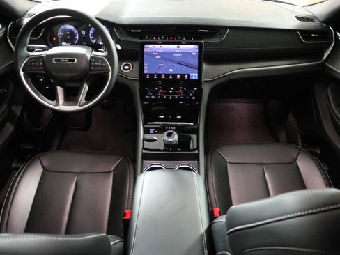 New 2025 Jeep Grand Cherokee L Limited image 16