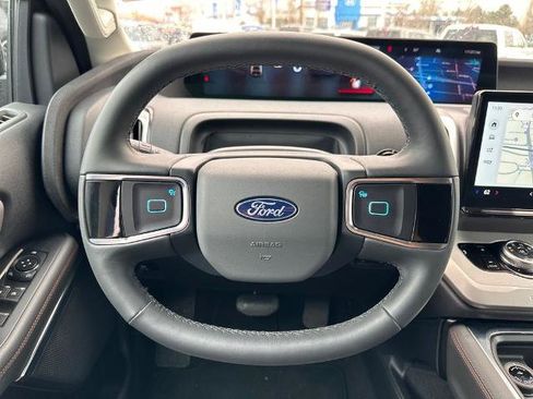 Certified 2025 Ford Expedition Active AWD/4WD image 17