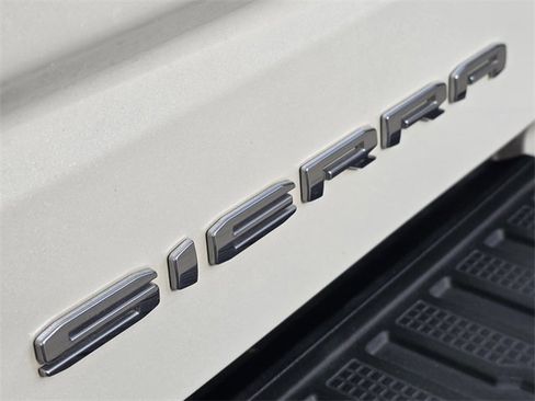 Used 2023 GMC Sierra 1500 Denali image 7