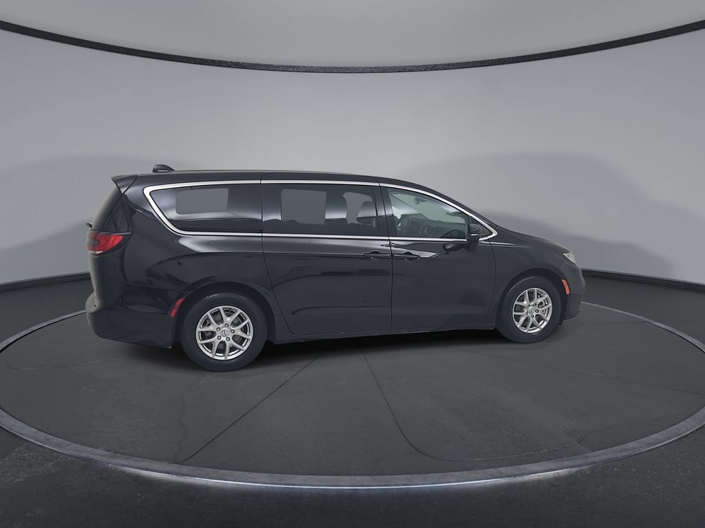 Certified 2024 Chrysler Pacifica Touring-L FWD image 18