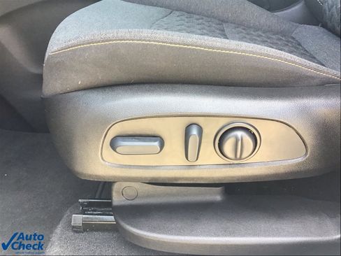 Used 2023 Chevrolet Equinox LT image 18