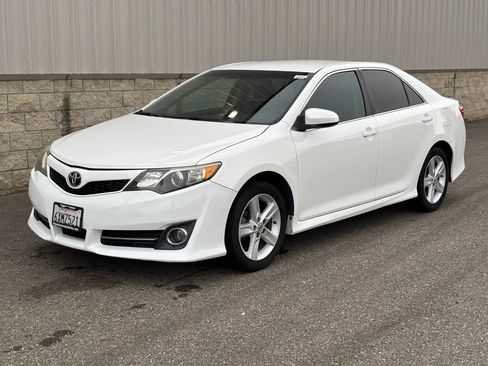 Used 2012 Toyota Camry SE FWD image 7