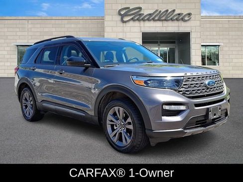 Used 2023 Ford Explorer XLT w/ Equipment Group 202A AWD/4WD image 2