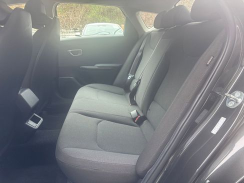 Used 2025 Kia K4 LXS image 37