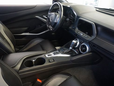 Used 2022 Chevrolet Camaro LT w/ Technology Package image 25