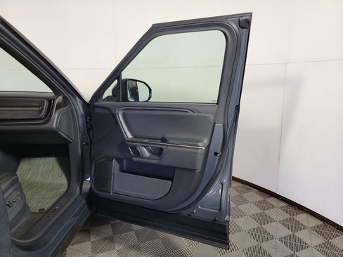 Used 2022 Rivian R1T Adventure AWD/4WD image 18