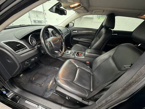Used 2016 Chrysler 300 Limited AWD/4WD image 10