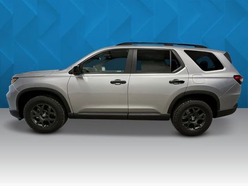 New 2025 Honda Pilot TrailSport image 2