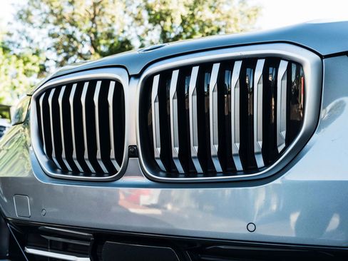 Used 2024 BMW X5 xDrive40i w/ Executive Package image 46