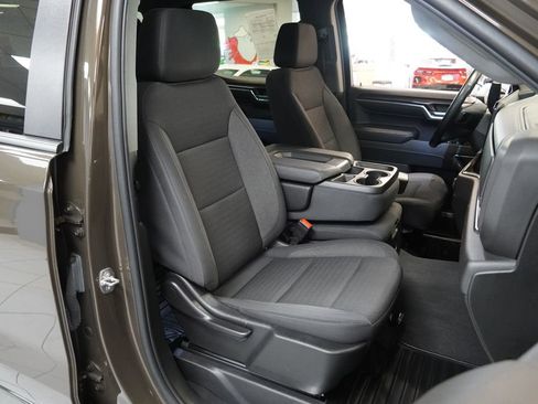 Used 2023 Chevrolet Silverado 1500 LT AWD/4WD image 25