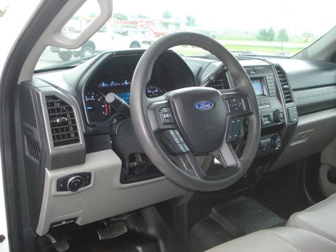 Used 2020 Ford F250 XL w/ Power Equipment Group AWD/4WD image 30