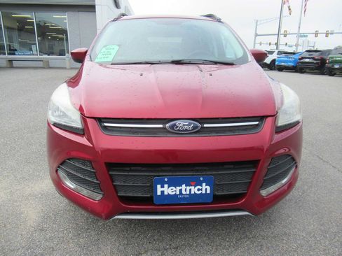 Used 2016 Ford Escape SE w/ Equipment Group 201A FWD image 2