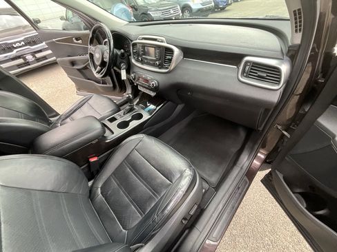 Used 2016 Kia Sorento EX image 31