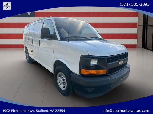Used 2017 Chevrolet Express 2500 RWD image 3