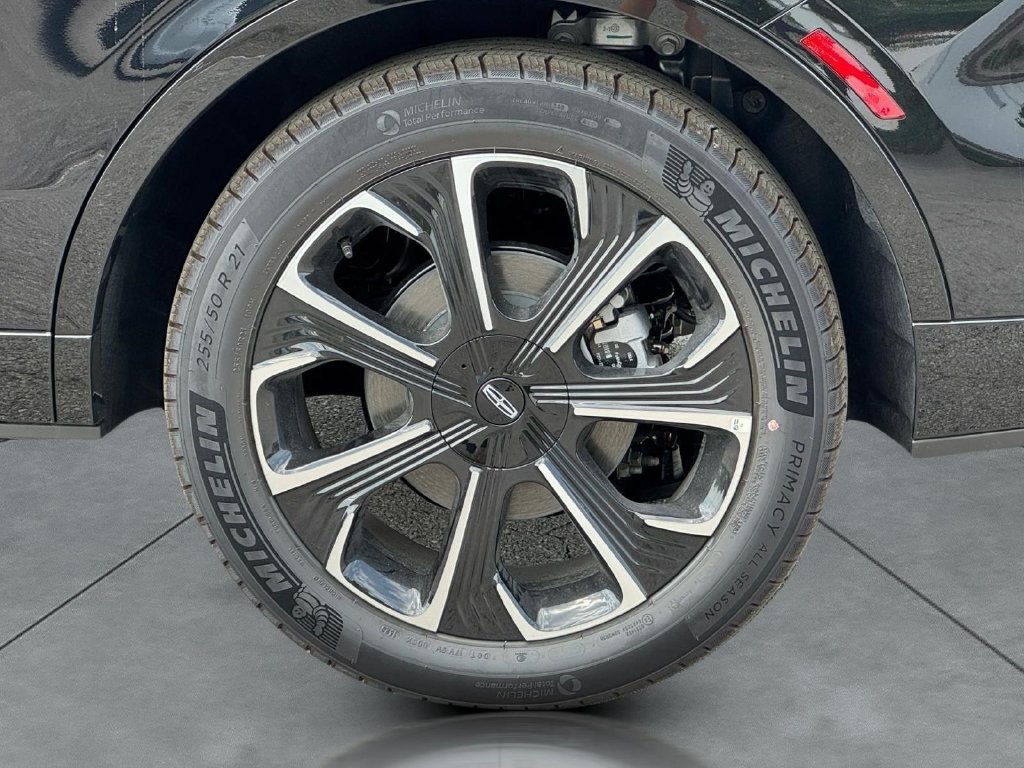 New 2026 Lincoln Nautilus Reserve AWD/4WD image 9