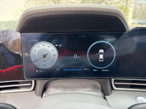 Used 2023 Hyundai Elantra SEL w/ Convenience Package image 10