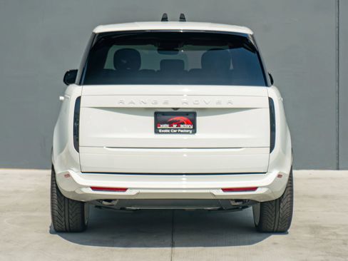 Used 2025 Land Rover Range Rover SE image 8